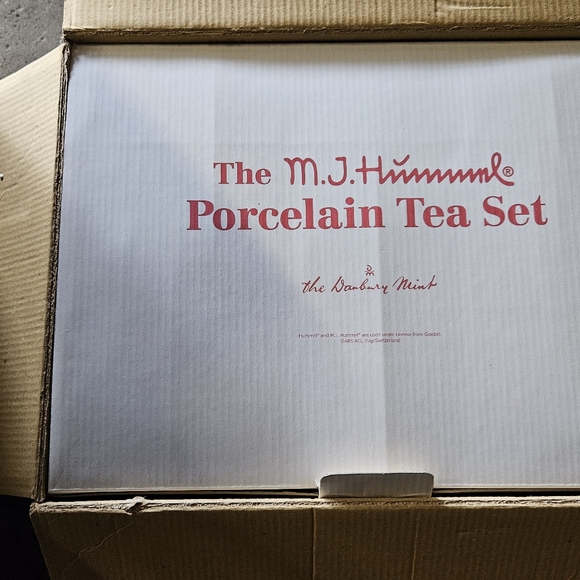 Hummel Hostess Tea Set NEW IN BOX 24K gold trim - Picture 2 of 11